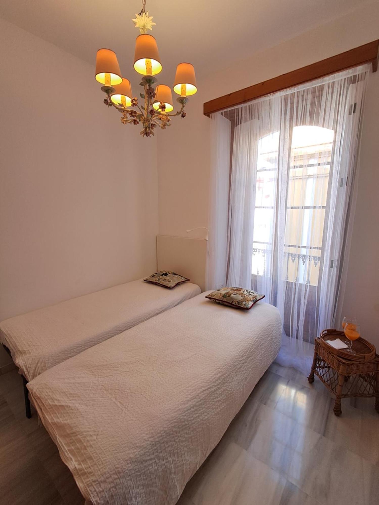 Apartamentos Almirante Hoyos セビリア エクステリア 写真