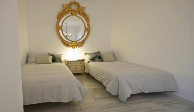 Apartamentos Almirante Hoyos セビリア エクステリア 写真